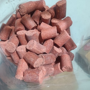 筏钓鸭嘴翘翘嘴红尾大颗粒打窝饵料