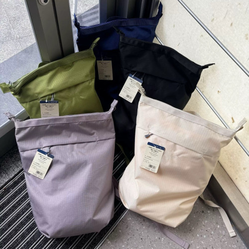 日系潮牌轻量化新款双肩背包男女户外运动10L防水休闲手提包书包