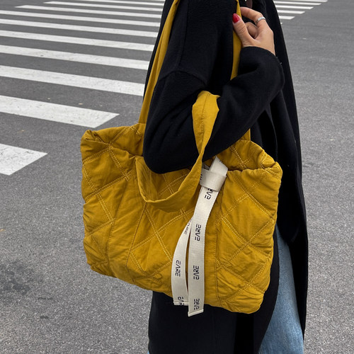 学生棉服包菱格雅俪宝露