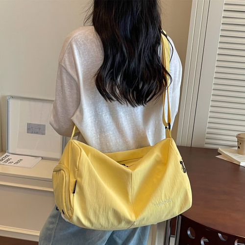 运动包女健身包大容量短途旅行包游泳包轻便行李包百搭单肩斜挎包