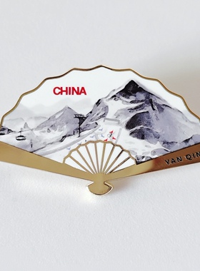 正品国际雪联FIS国家队联名高山滑雪单板扇子徽章冰箱贴纪念礼品