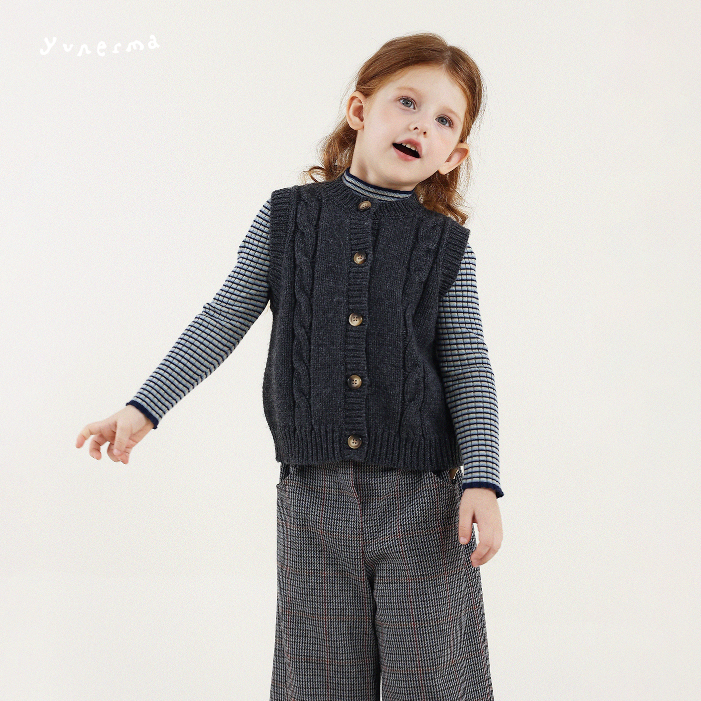 允儿妈女童绵羊毛混纺针织马甲