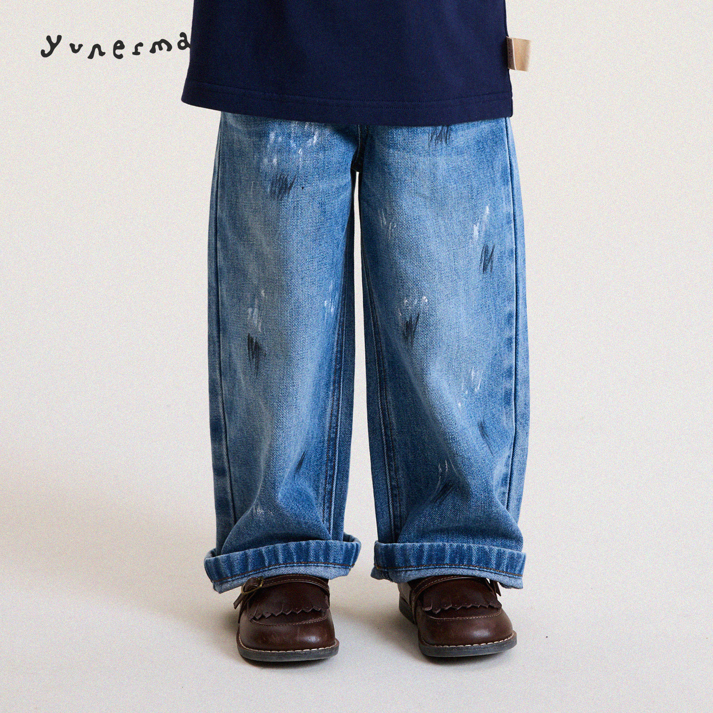 允儿妈女童春季新款小众涂鸦直筒牛仔裤儿童2026时尚休闲裤长裤潮