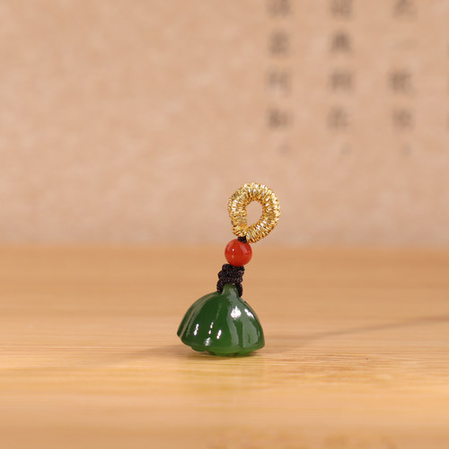 俄料碧玉莲蓬小滴溜小吊坠阳绿色