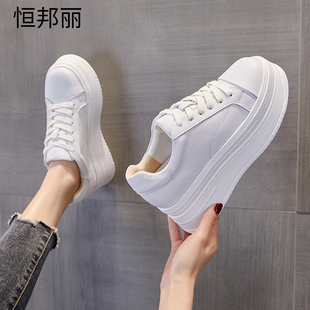 香港爆款厚底小白鞋女增高轻便小个子软底不累脚34码松糕运动板鞋