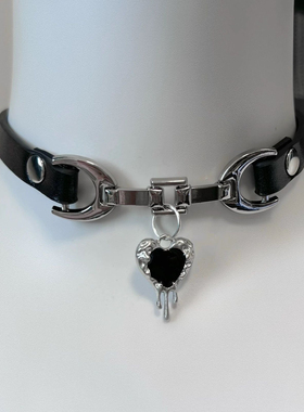 暗红爱心吊坠仿皮颈链暗黑亚文化黑色项圈可调节