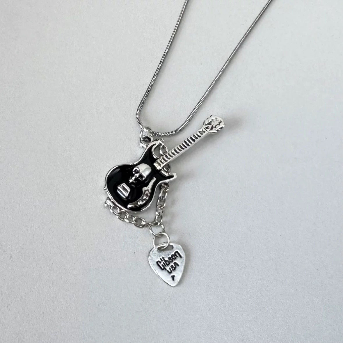 暗黑摇滚复古做旧亚文化朋克吉他吊坠项链y2k锁骨链
