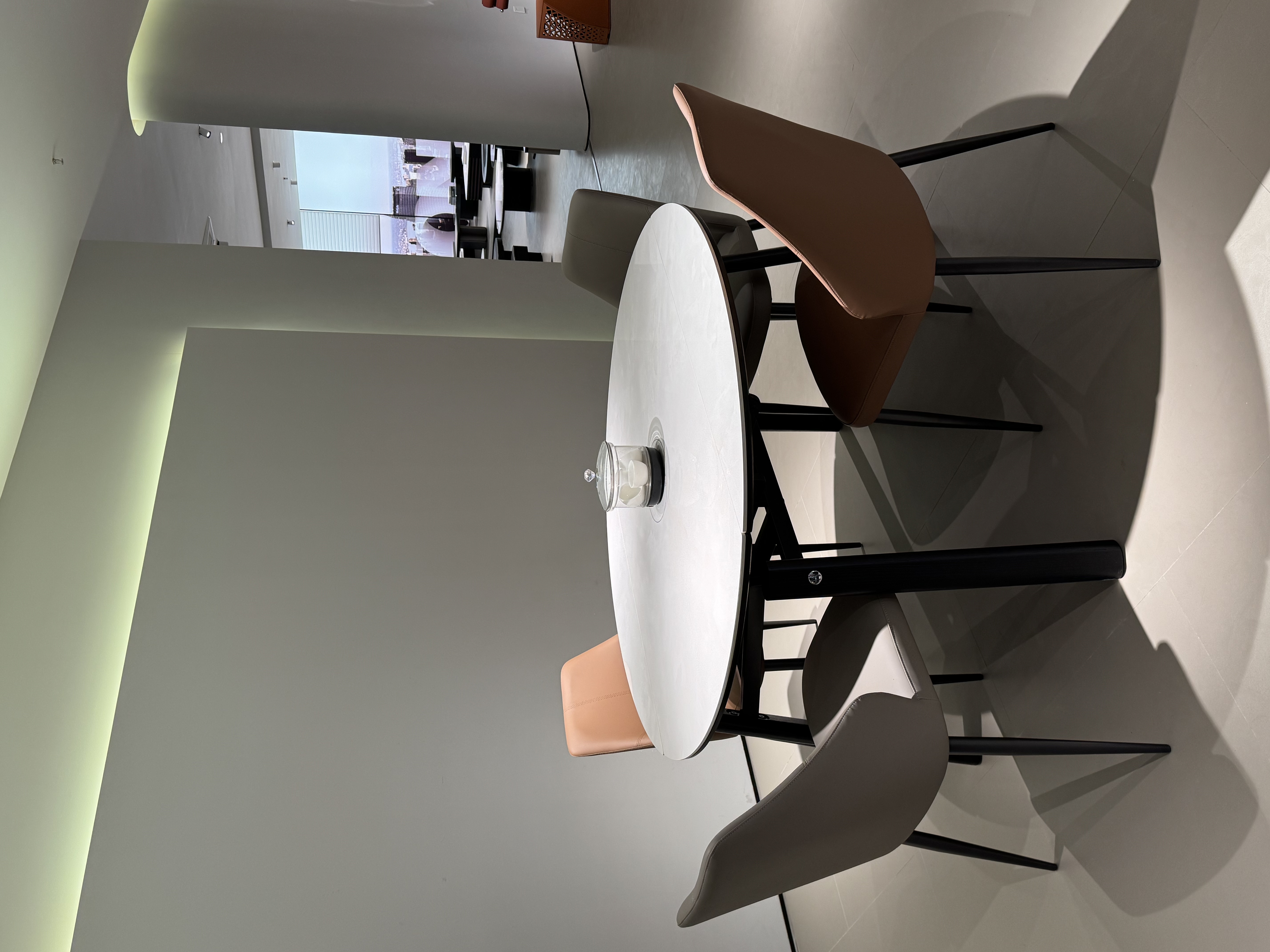 微晶石电磁炉餐桌椅组合小户型家用1.3米实木圆桌带电磁炉可伸缩