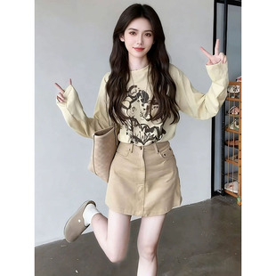 轻奢小众不撞款韩系穿搭套装2025秋冬新品减龄休闲长袖上衣+短裙