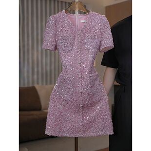 轻奢洋气潮流显瘦A字裙 新款 时尚 减龄重工亮片V领连衣裙女2026夏季