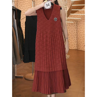 高级感气质减龄V领加厚马甲裙2025冬季新款时尚洋气显瘦遮肉A字裙