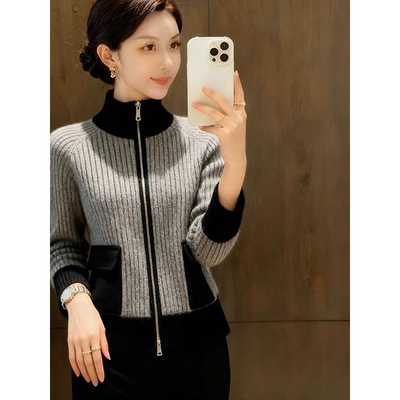 高级感软糯慵懒风灰色针织外套2025冬季新品撞色拼接高领开衫毛衣