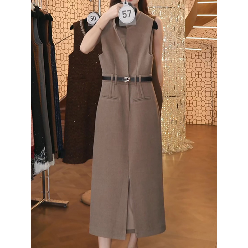 轻奢洋气减龄纯色无袖背心裙2025秋冬新款高档名媛百搭显瘦A字裙