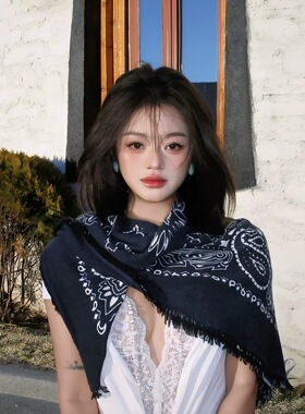 高版本王嘉尔同款围巾女秋冬季高级感披肩两用保暖围脖2026新款