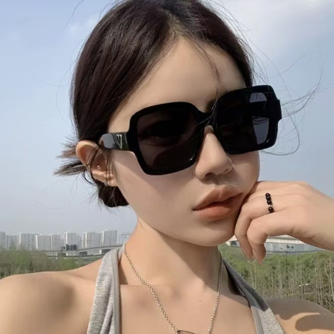 韩版太阳眼镜墨镜女潮大框超轻开车大脸显瘦气质防紫外线网红墨镜