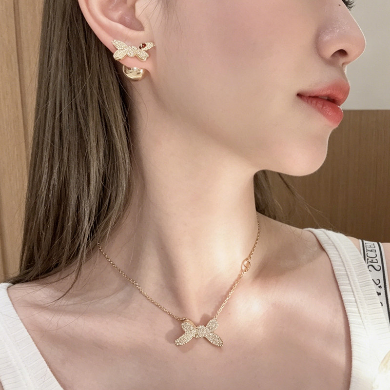 D家新款满钻蝴蝶结CD项链女高级