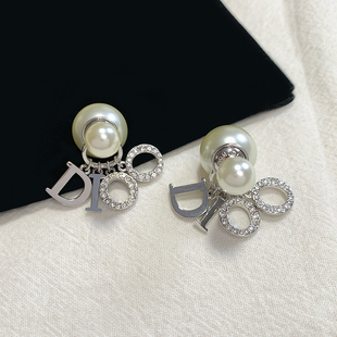 字母流苏珍珠耳钉女镶钻吊坠高级感D家新款耳饰韦雪同款百搭耳环