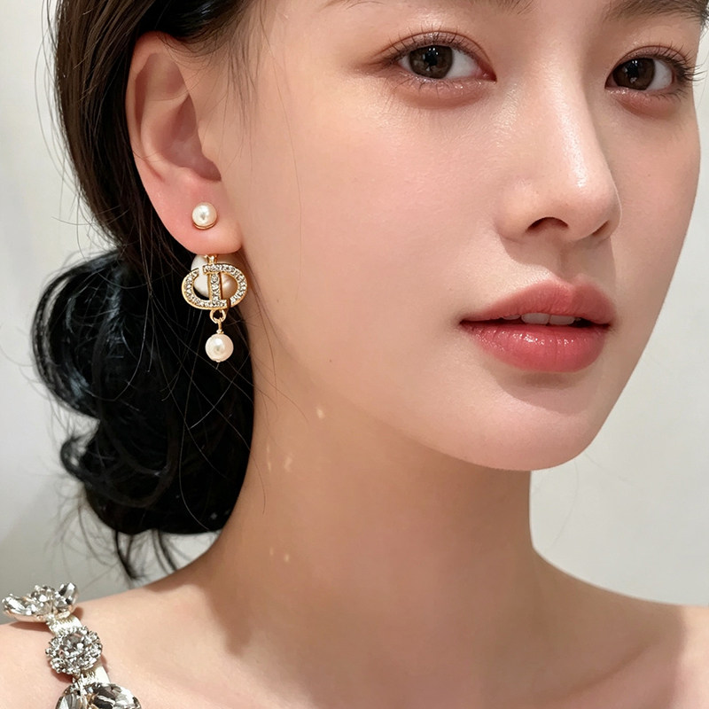韦雪同款珍珠猪鼻子CD镶钻耳环女