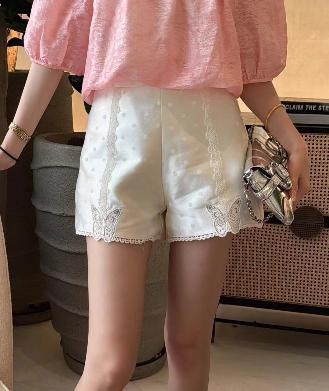 欧洲站2025秋季新款V+.COM高腰A字拼蕾丝蝴蝶阔腿显瘦短裤休闲裤