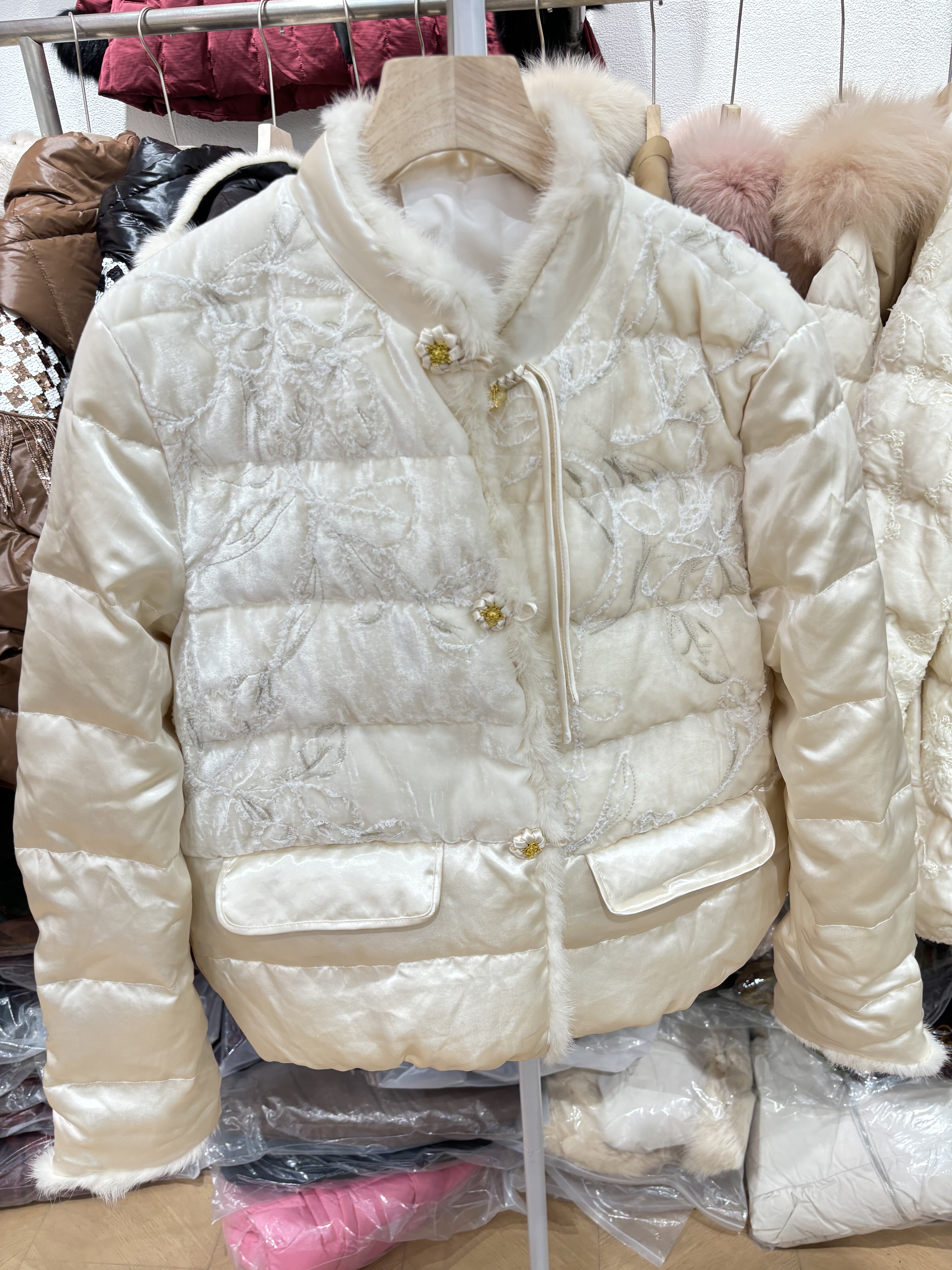 欧货2026冬季新款中式国风盘扣真丝绒羽绒服女水貂毛花边鹅绒外套,女装/女士精品,羽绒服,淘宝优惠券,粉丝福利购,淘宝优惠卷