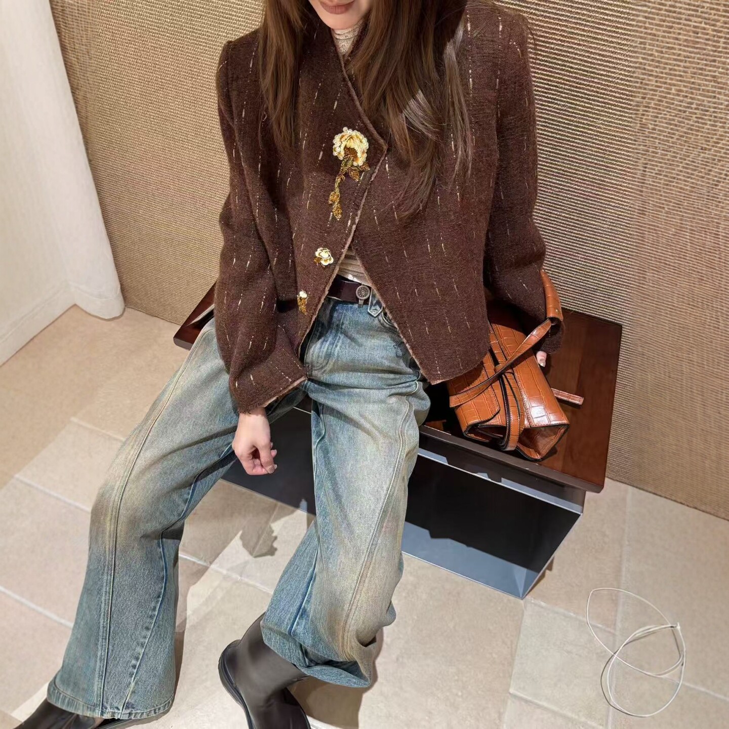 V+.COM小香风刺绣短外套女
