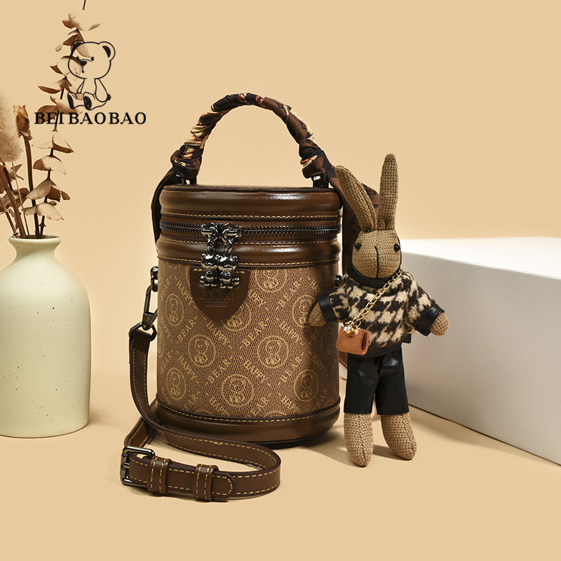 北包包质感小众包包女2024新款休闲时尚女包手提单肩水桶包斜挎包,箱包皮具/热销女包/男包,水桶包,淘宝优惠券,粉丝福利购,淘宝优惠卷