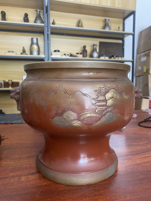 日本老铜浮雕火钵，重3.26公斤，高23.5cm外径26厘米内径22厘米。