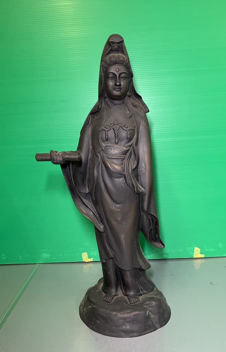 高村光云作铸铜观音菩萨像,重4.5公斤,高51厘米,嵌银工艺。