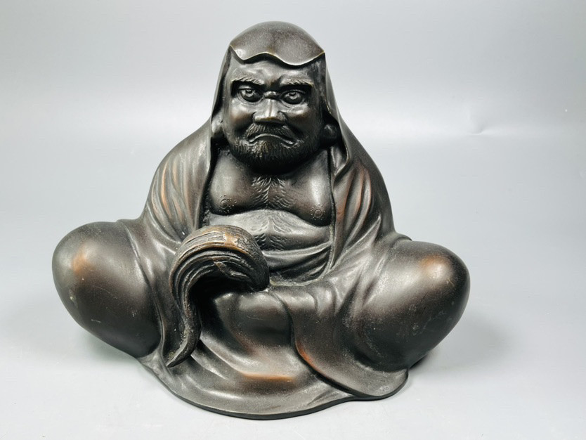 日本平井昇作老铜达摩摆件，重4.2千克，高21厘米，宽25厘米。