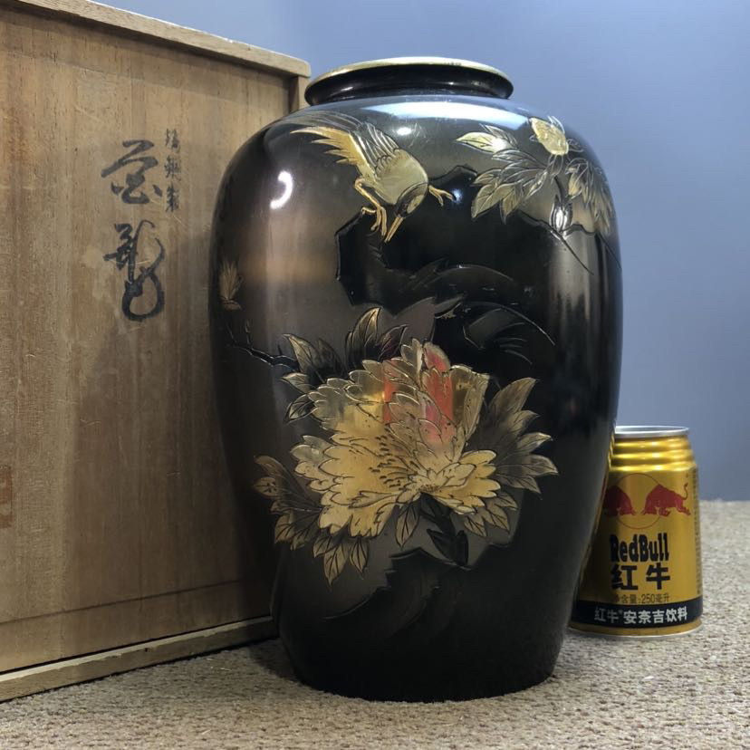 日本昭和时期錾刻错金银花鸟纹铜花瓶，重1.23千克，高23.5厘米