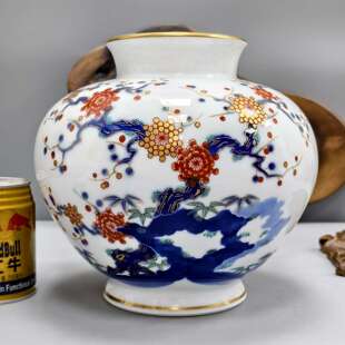 口径10.5 肚径20 高20.5厘米 日本深川作花卉图陶瓷花瓶