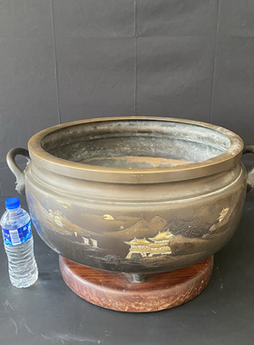 日本山水图画老铜火钵，重10.37千克，外径45厘米，高34厘米。