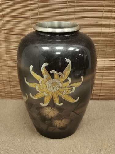 日本花鸟纹饰老铜花瓶，重约980克，高约20.5厘米，口径8厘米