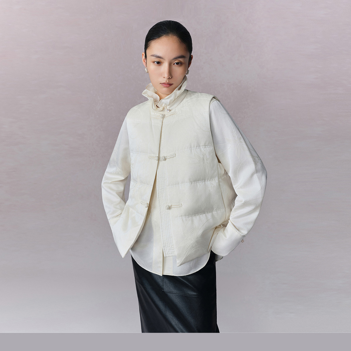 羊毛静奢提花
轻暖鹅绒
新中式