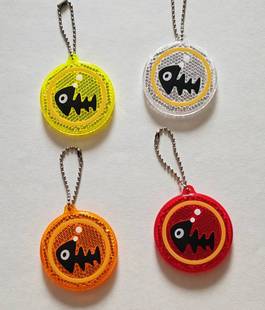 Splatoon3动漫喷射反光鱼蛋挂件 夜跑骑行双面强烈反光安全警示牌