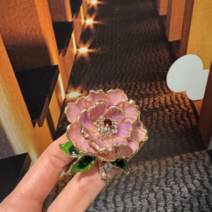 新款 专场粉色待放牡丹花朵别针皇冠配饰B50