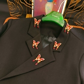 热情似火红色蝶恋花带别针AZ799