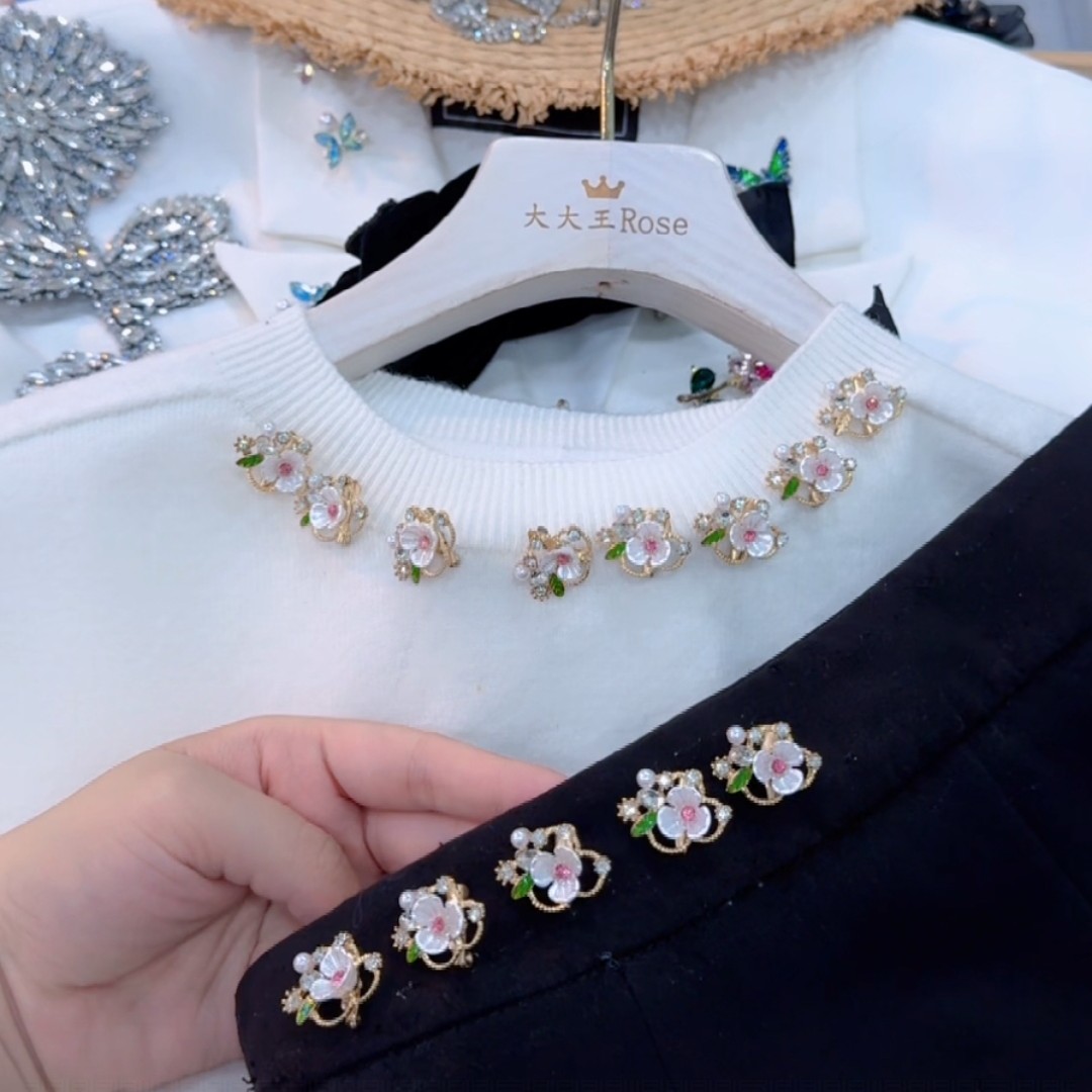 小香风纸醉金迷花朵别针款饰品配件AZ959