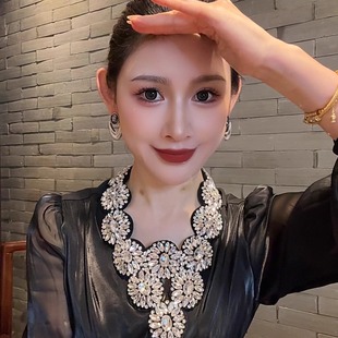 轻奢气质百搭太阳花满水钻魅力女人绑带款 饰品AZ970