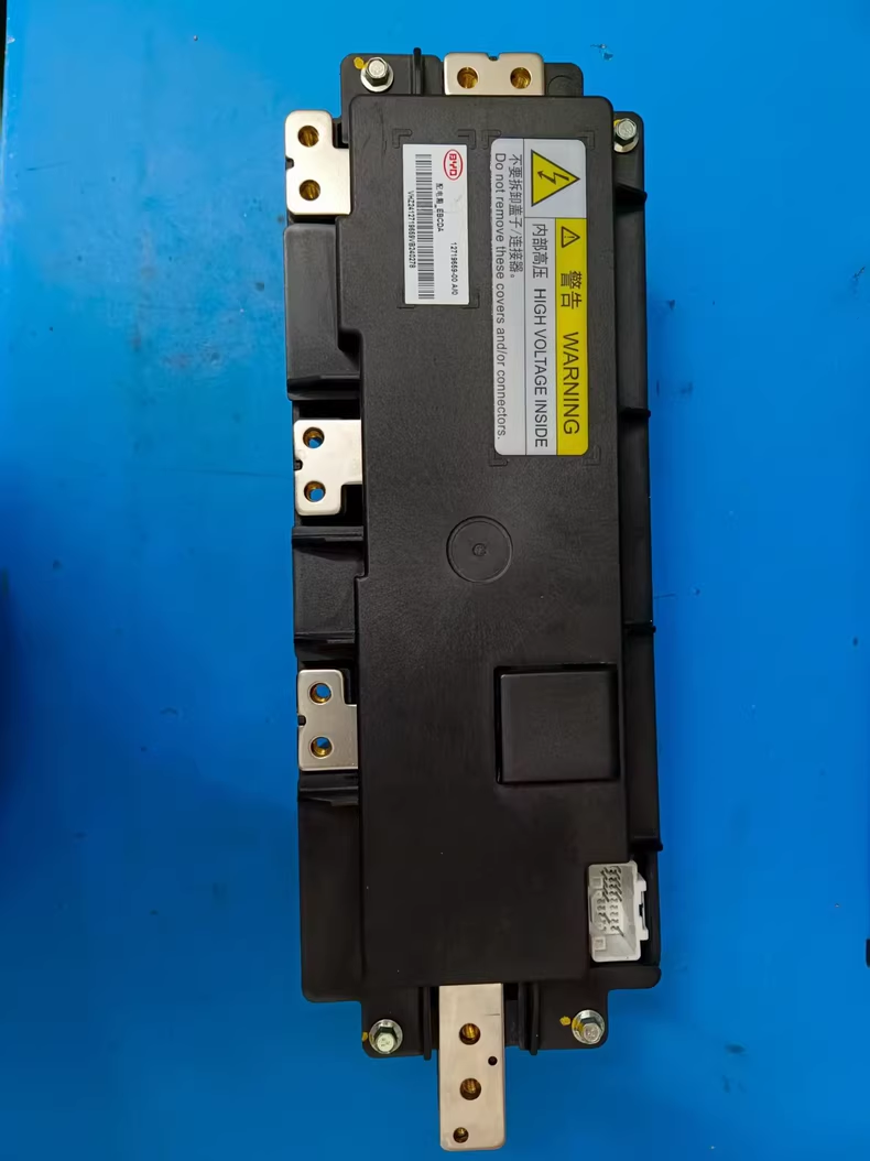 比亚迪电池管理系统一体机模块，型号如图，管理电池。拆车件，