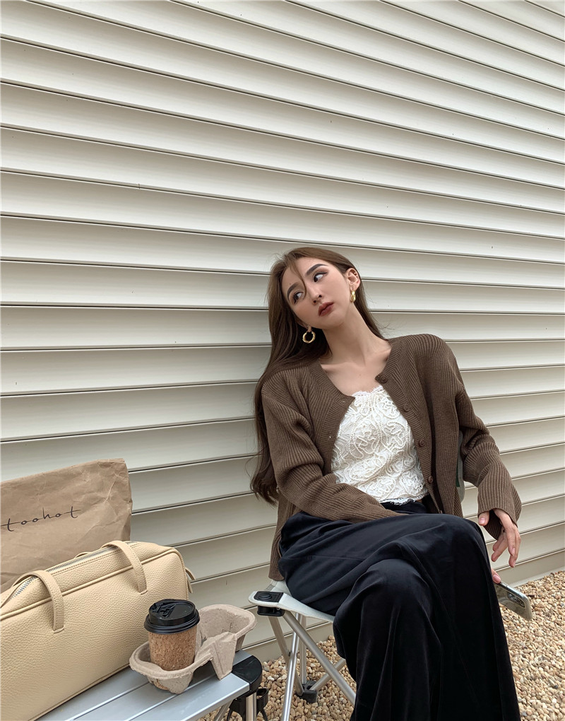 Live shot real price Hong Kong style casual cardigan + bra lace strap + black straight pants