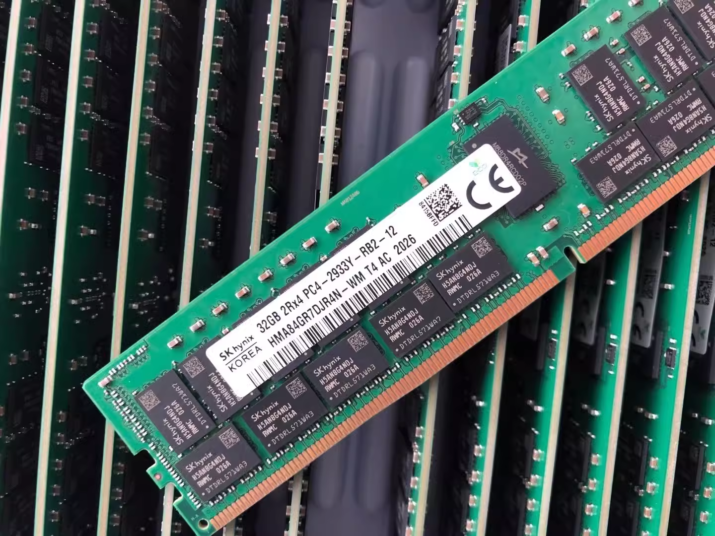 SK 海力士HMA84GR7DJR4N-WM 32G DDR4 PC4-2933Y RECC 服务器内存