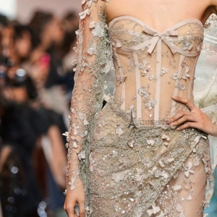 嫩芽灰绿色立体手工花蕾丝长裙礼服 新娘温柔鱼尾婚纱摄影演出