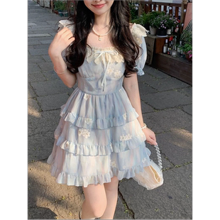 温柔夏季新款法式小个子超仙方领碎花连衣裙高腰蕾丝花边显瘦短裙