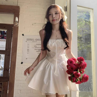 纯色穿搭显瘦鱼骨吊带短裙子小个子初恋甜美度假氛围感收腰连衣裙