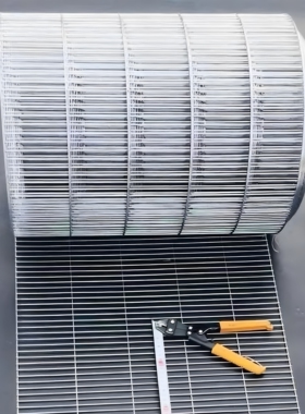 镀锌铁丝网鸟笼网鸡兔笼网自制笼子材料防护围网养殖网钢丝网网片