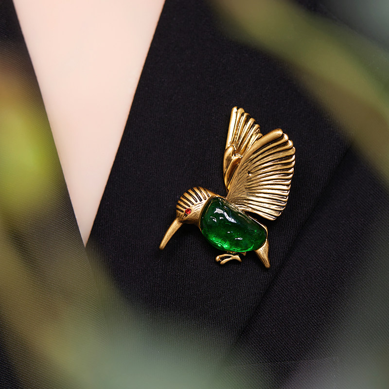 设计师款法式复古蜂鸟胸针秋冬新款大衣高档女胸花别针绿色琉璃女