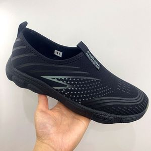 老北京布鞋男士跑步鞋2024春夏新品轻便休闲一脚蹬减震防滑涉水鞋