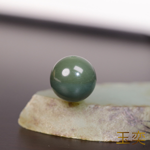 和田玉籽料苏工沙枣青圆珠单珠