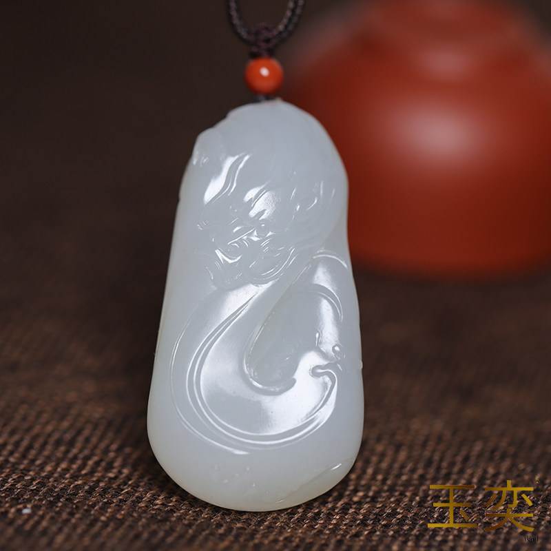 玉奕新疆和田玉籽料23.2克白玉苏工仿古龙守护龙玉牌满皮龙挂件玉